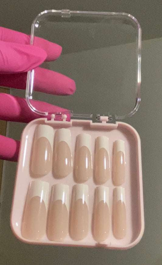 White French Tip Press On Set