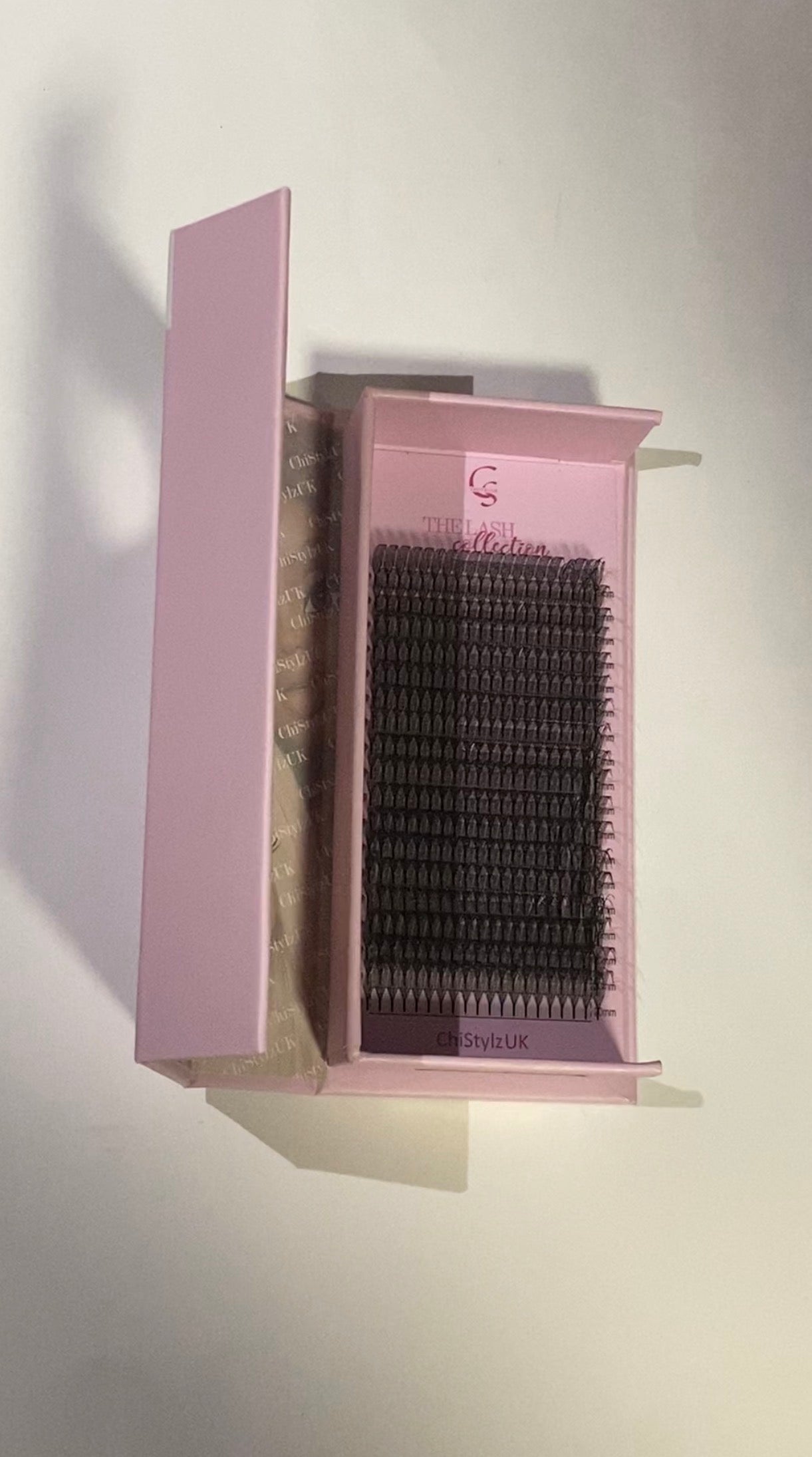 CSUK Pre-made Anime/Manga Lash Trays (18 Rows)