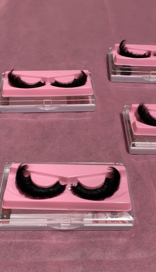 ✖️2 mega cat eye custom lash strips!