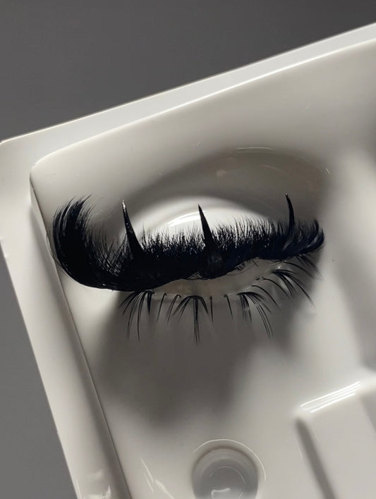 Wispy bottom lashes
