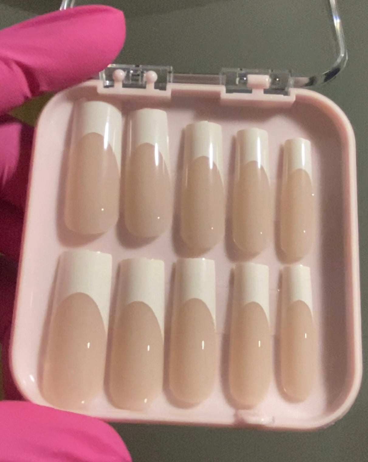 White French Tip Press On Set