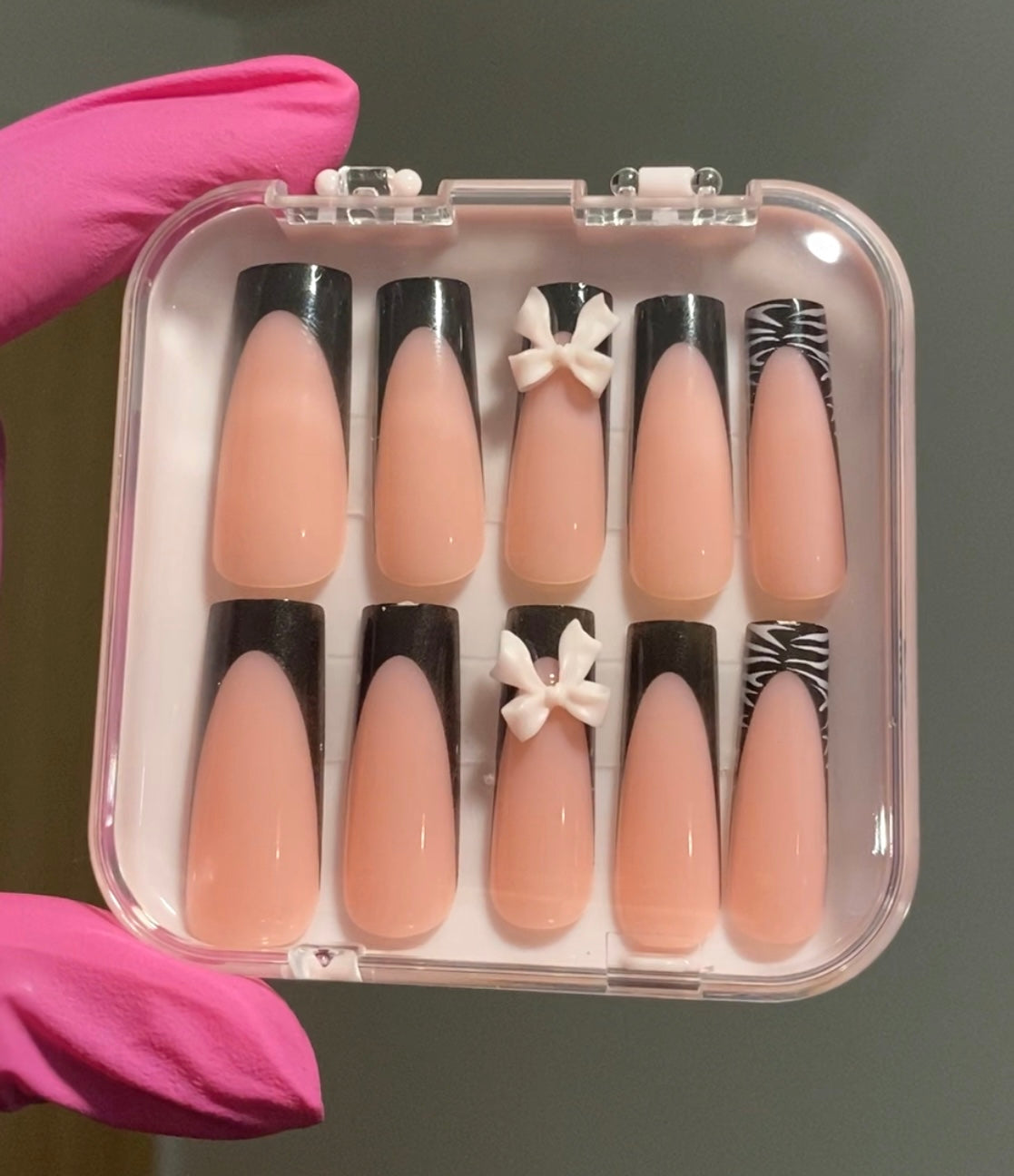 Black & White Design with Charms Press On Set